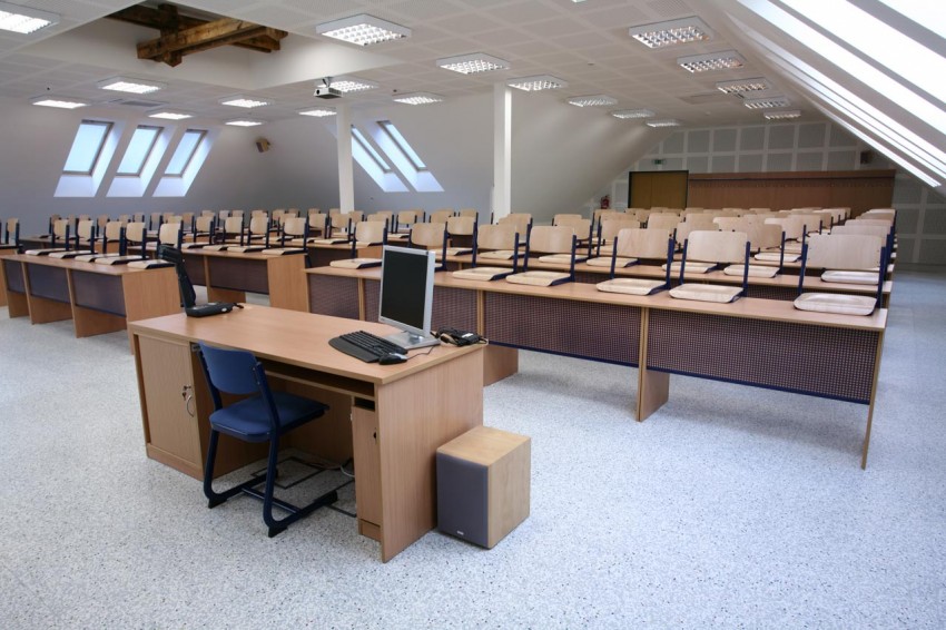 Obchodní akademie Uherské Hradiště Obchodní akademie Uherské Hradiště